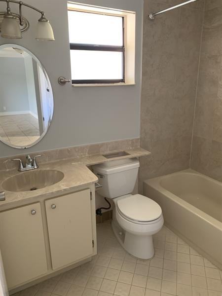 2527 Nw 49th Ter - Photo 3 of 5