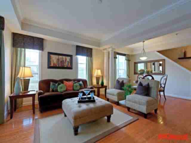 London - Photo 2 of 10