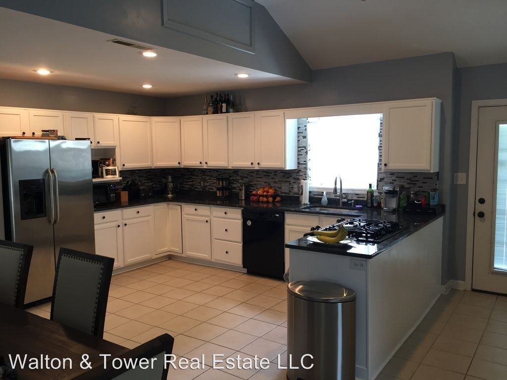 1228 Gladstone Avenue - Photo 3 of 11