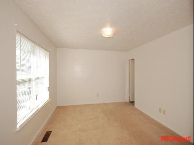 Brighton Manor - Photo 2 of 10