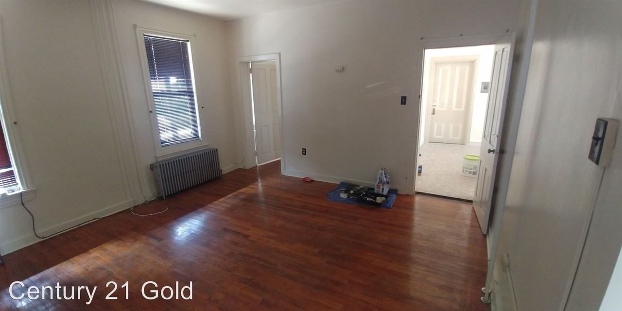 1311 Perkiomen Ave - Photo 2 of 9