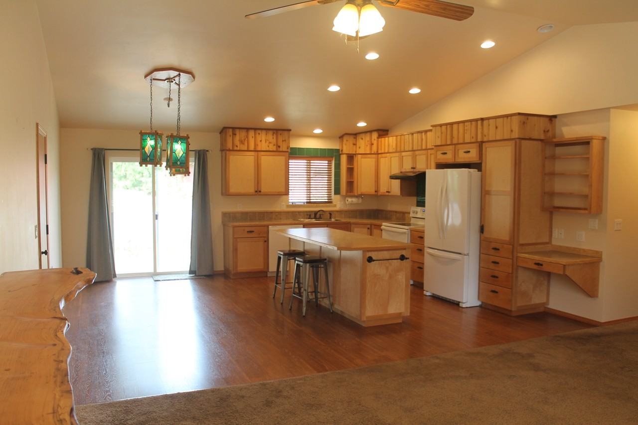 11350 Fern Way - Photo 2 of 7