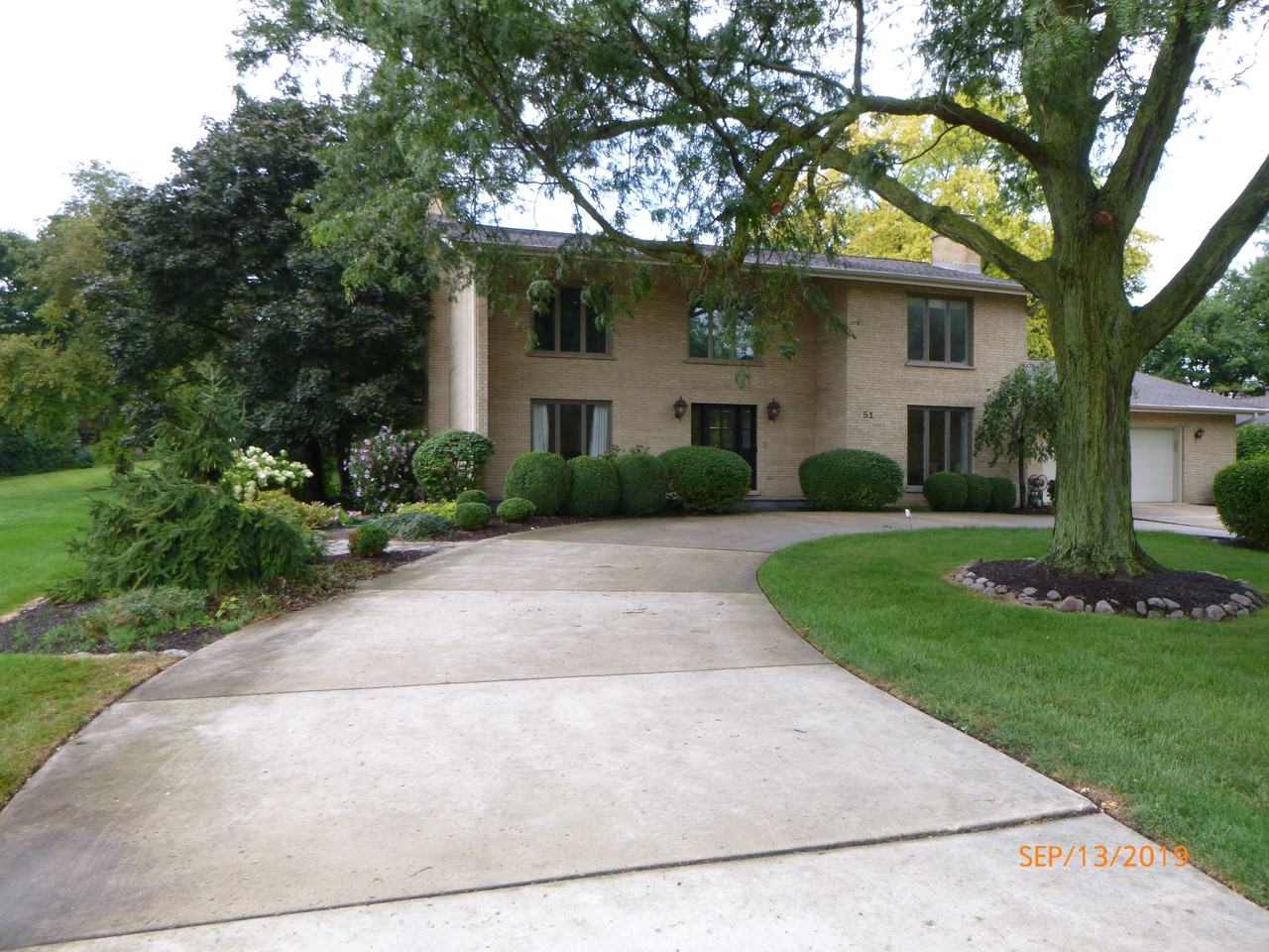 51 Regent Dr - Photo 2 of 35