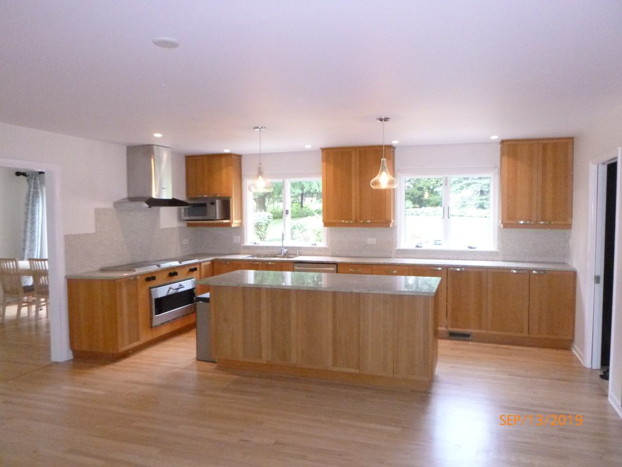 51 Regent Dr - Photo 3 of 35