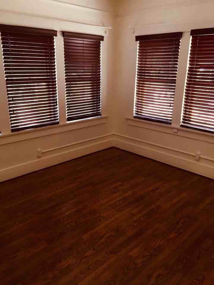 346 E 18th St - Photo 3 of 3