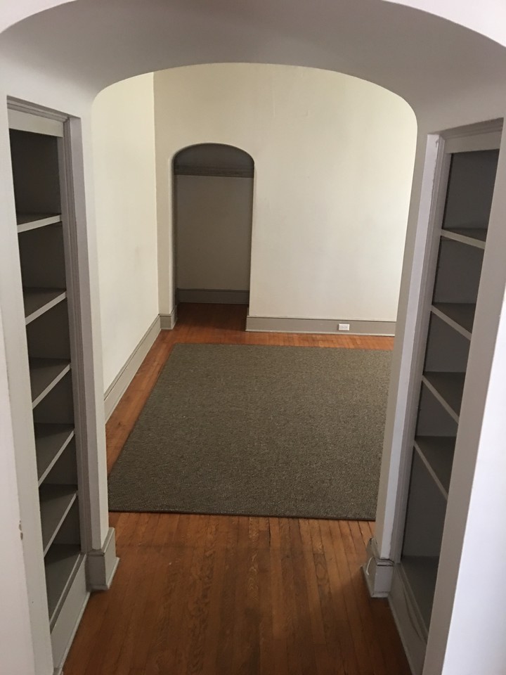 450 E King St - Photo 3 of 4
