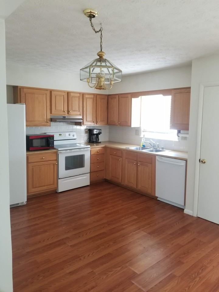 352 Rookwood Pkwy - Photo 3 of 18