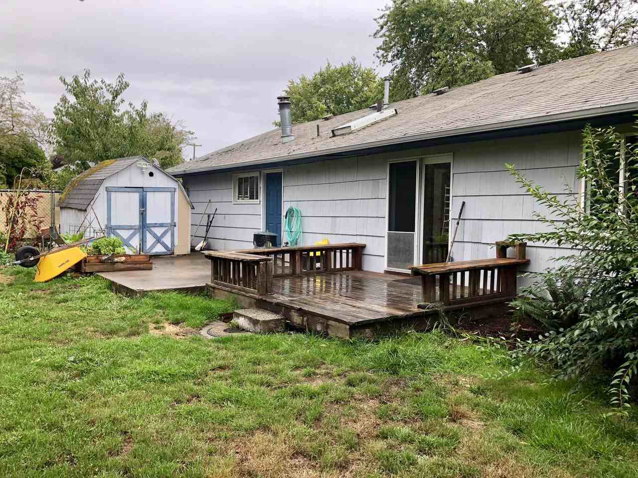 225 Se Richland Ave - Photo 2 of 24