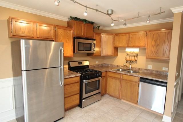 340 Woodridge Cir F - Photo 2 of 22