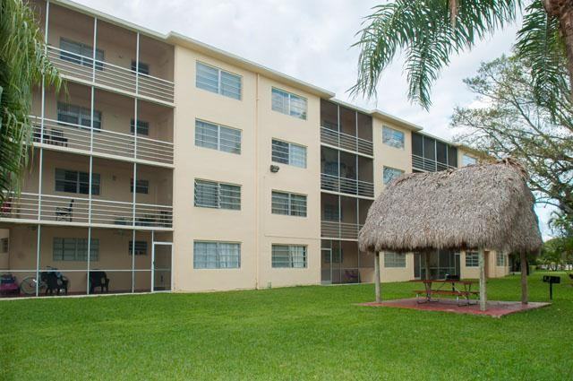 Advenir at Presidential House Apartments - Photo 3 of 26