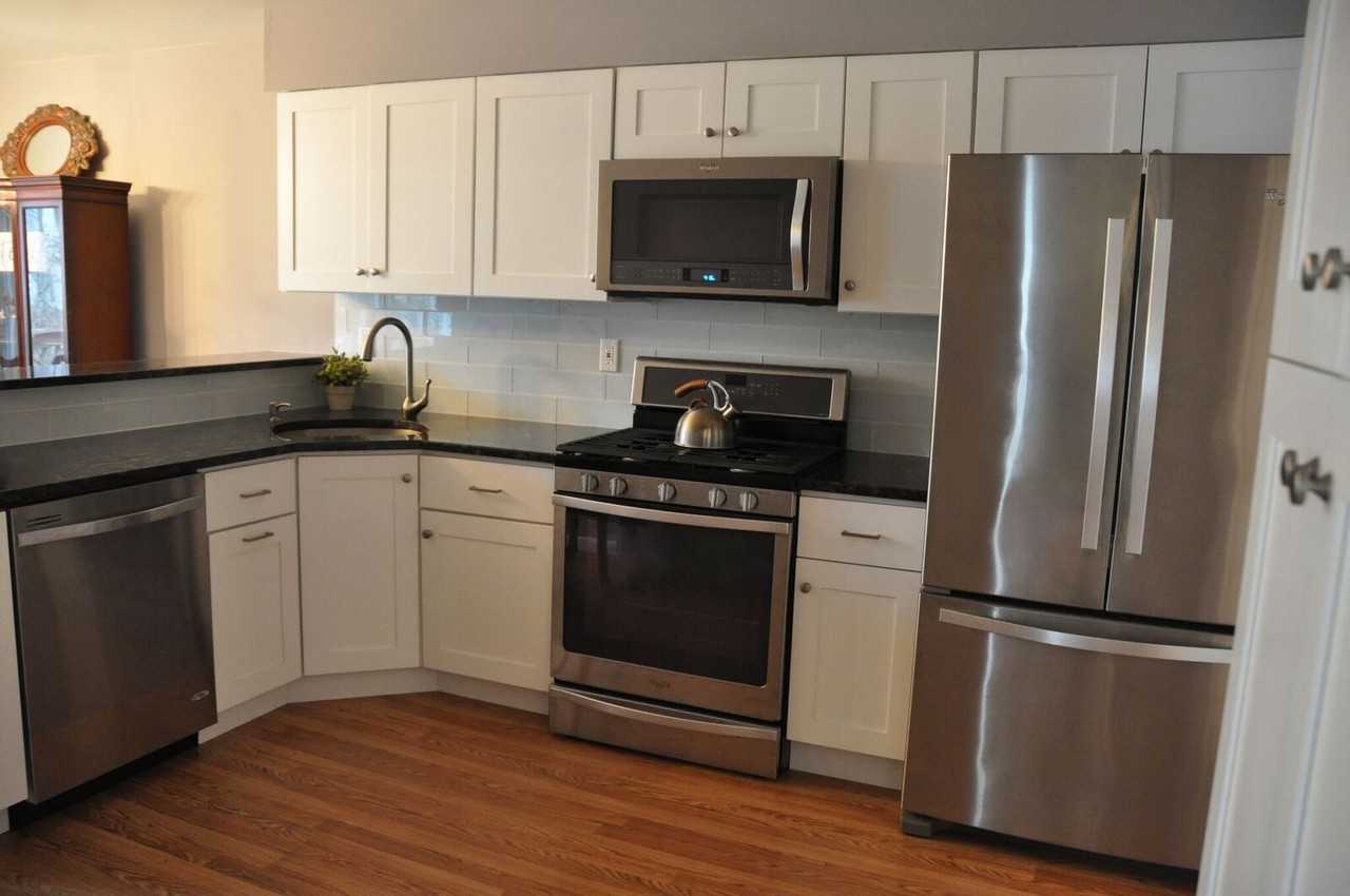 17 Malibu Dr - Photo 2 of 14