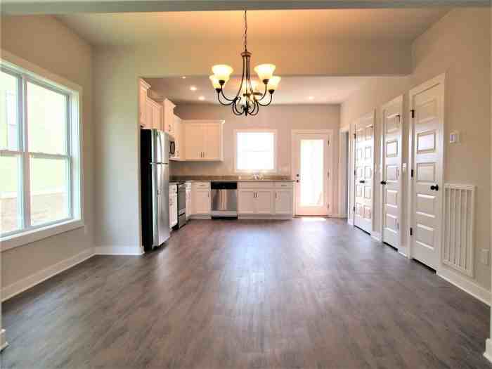 6410 Midtowne Lane Northwest - Photo 2 of 22