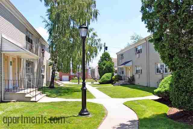 Carol Apartments - Photo 3 of 6
