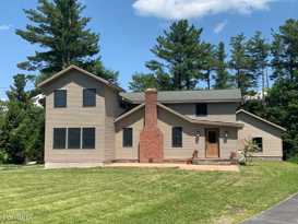 18 Pine Knl Ln  