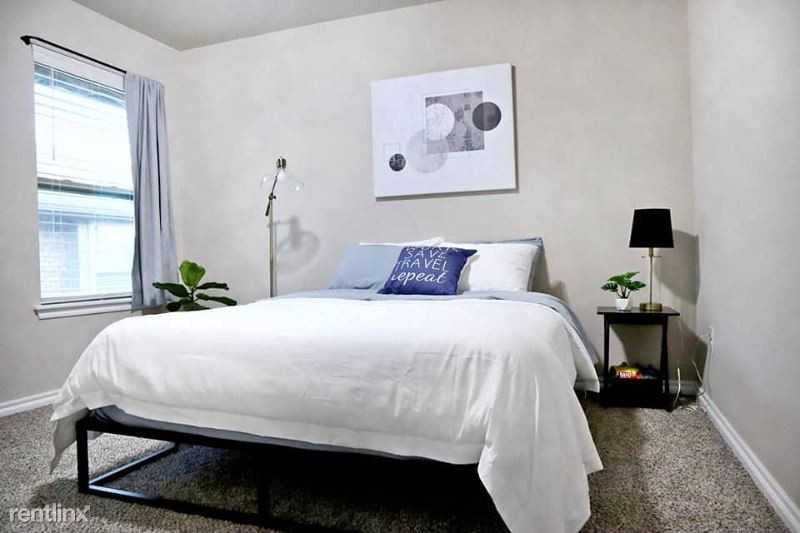 3910 Wiltshire Dr 1 Bedroom - Photo 2 of 9