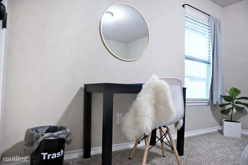 3910 Wiltshire Dr 1 Bedroom - Photo 3 of 9