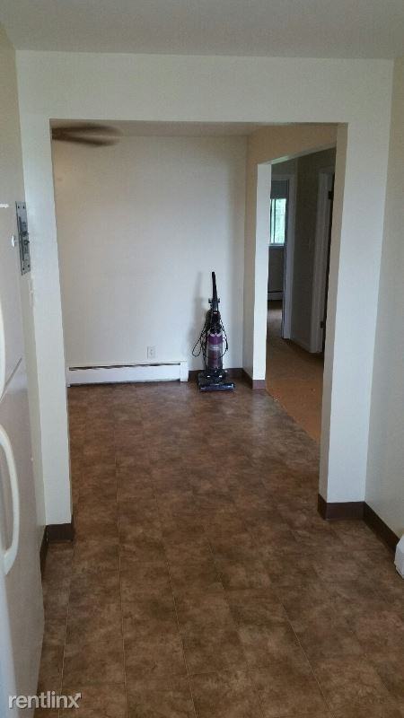 330 Meadow Dr - Photo 3 of 10