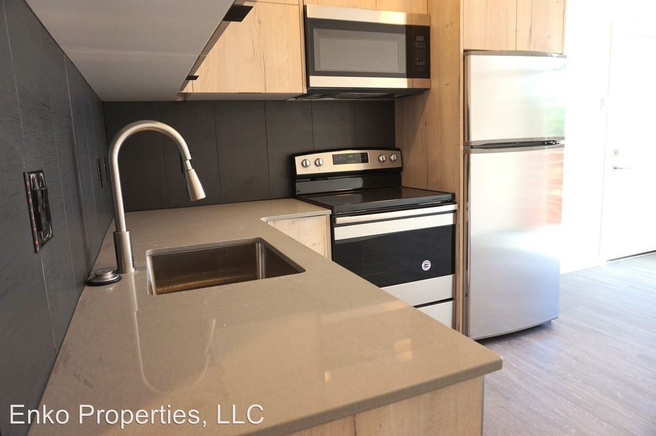 1616 SE Insley St. - Photo 3 of 11