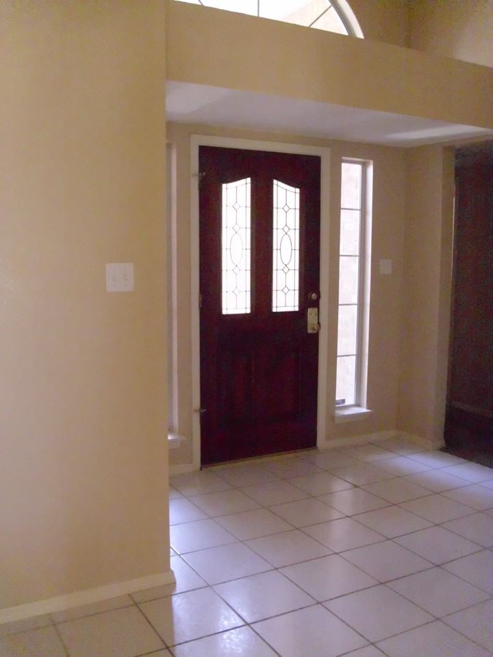 130 Silver Shadow - Photo 2 of 18