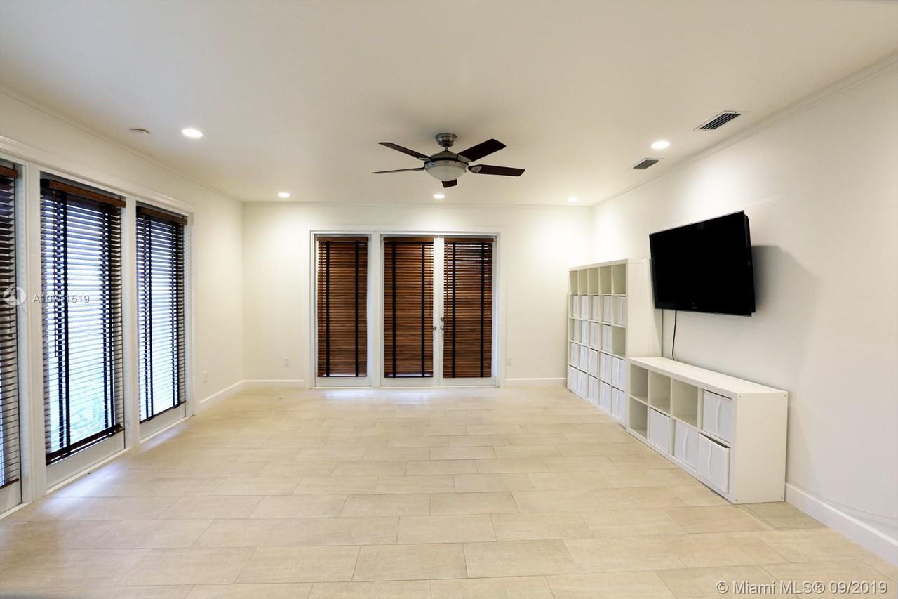 5765 Sw 84 St - Photo 3 of 4