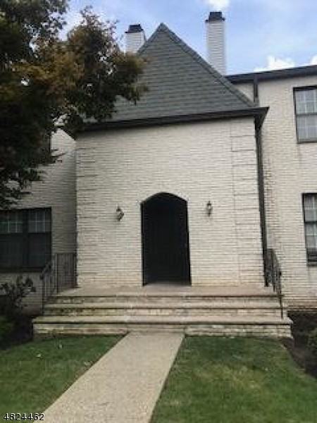 128 Falls Bridge Drive - Photo 2 of 12