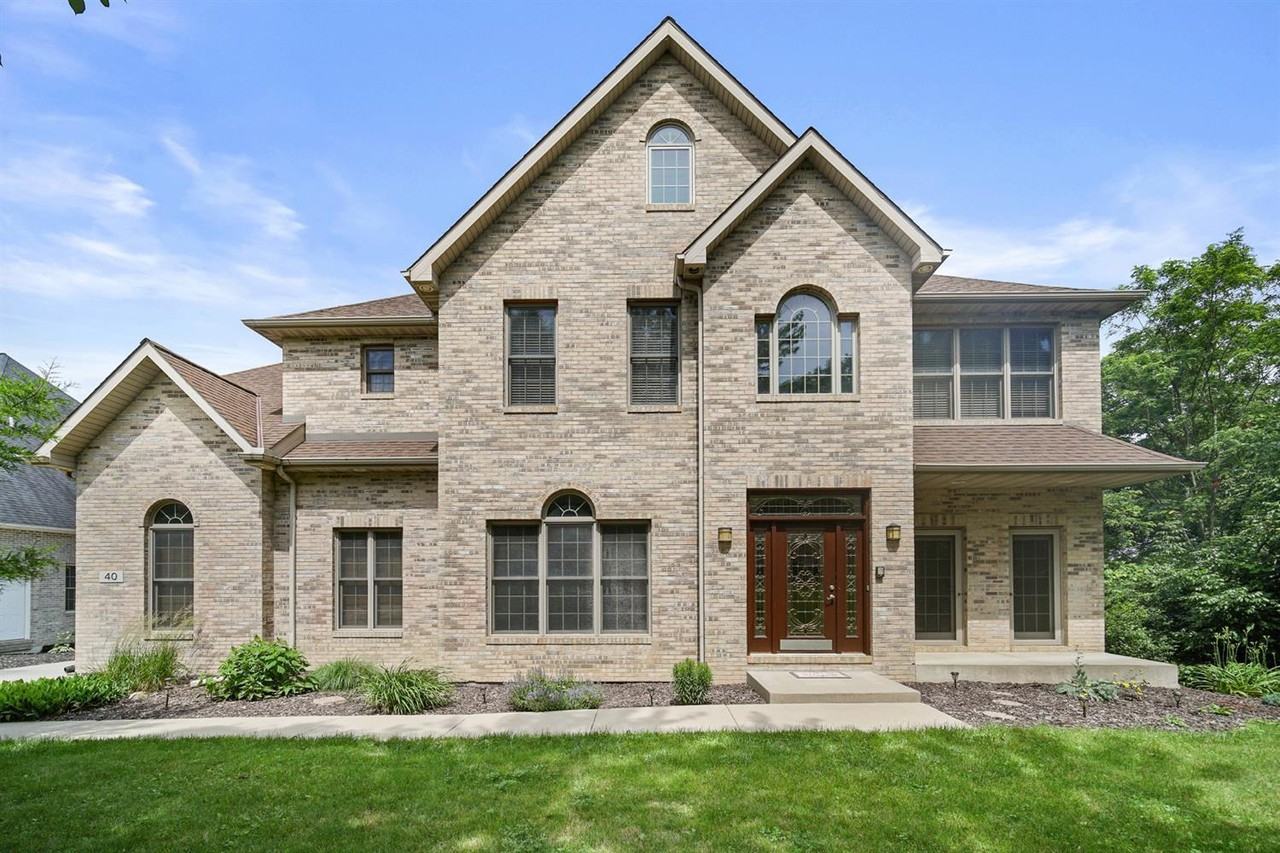 40 Levanno Drive - Photo 2 of 30