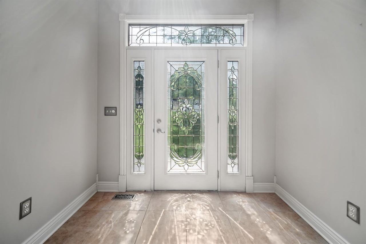 40 Levanno Drive - Photo 3 of 30