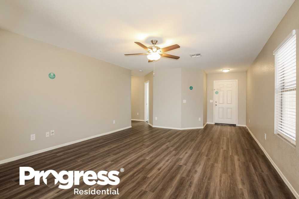 10541 W Sands Dr - Photo 3 of 21