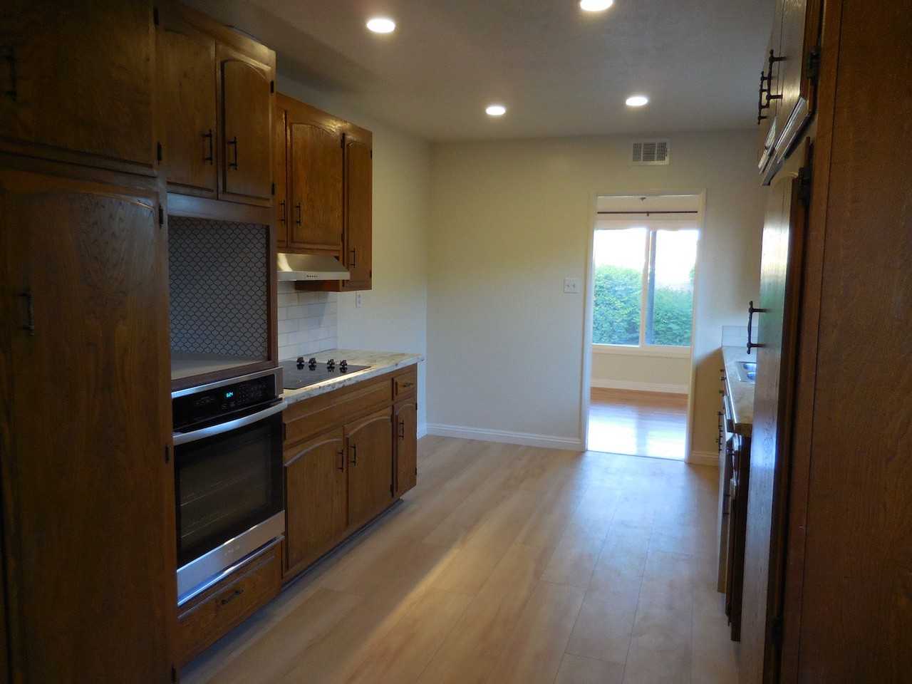 11320 Kentucky Ave - Photo 3 of 16