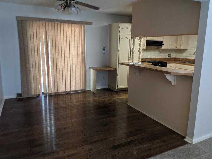 2100 East Arrowhead Circle - Photo 3 of 9