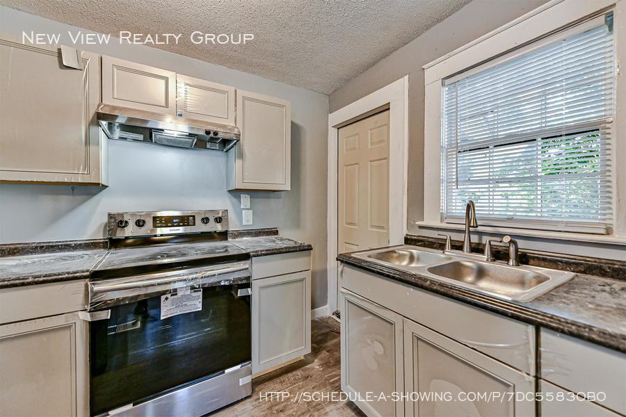 1127 West Blvd - Photo 2 of 18