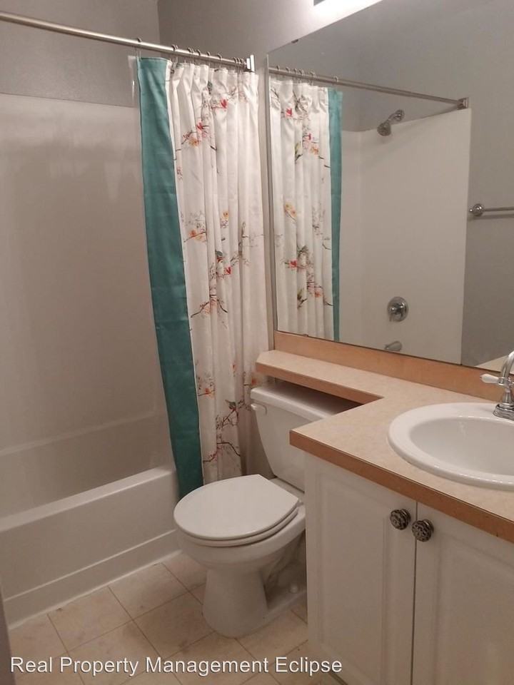 11942 Ne 164th Ln - Photo 3 of 17