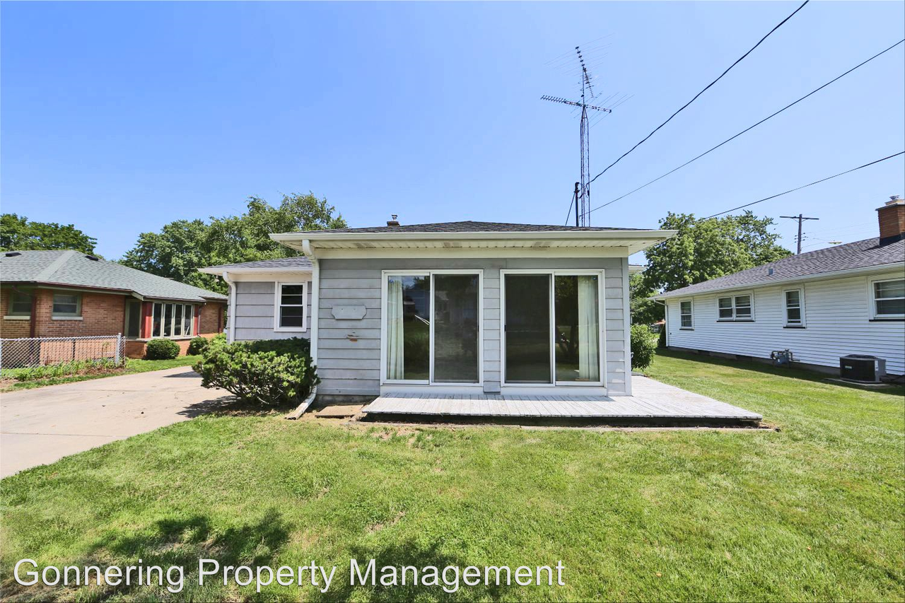 6604 50th Avenue - Photo 2 of 16
