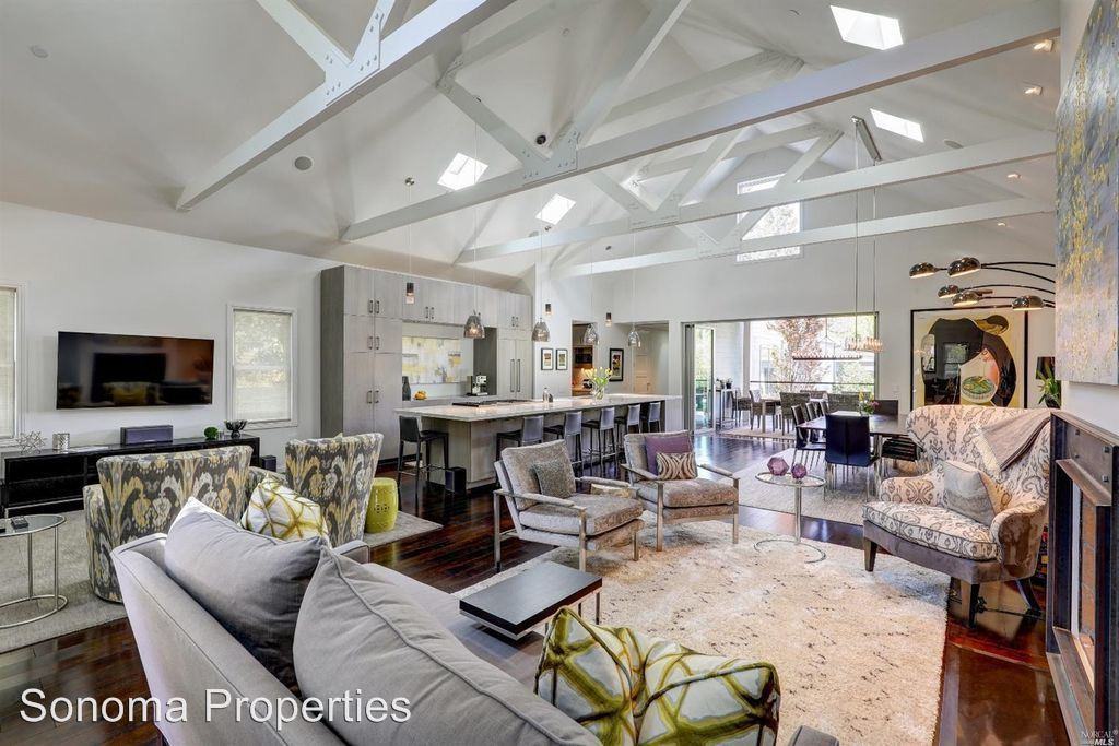 116 Chase Street - Photo 3 of 23