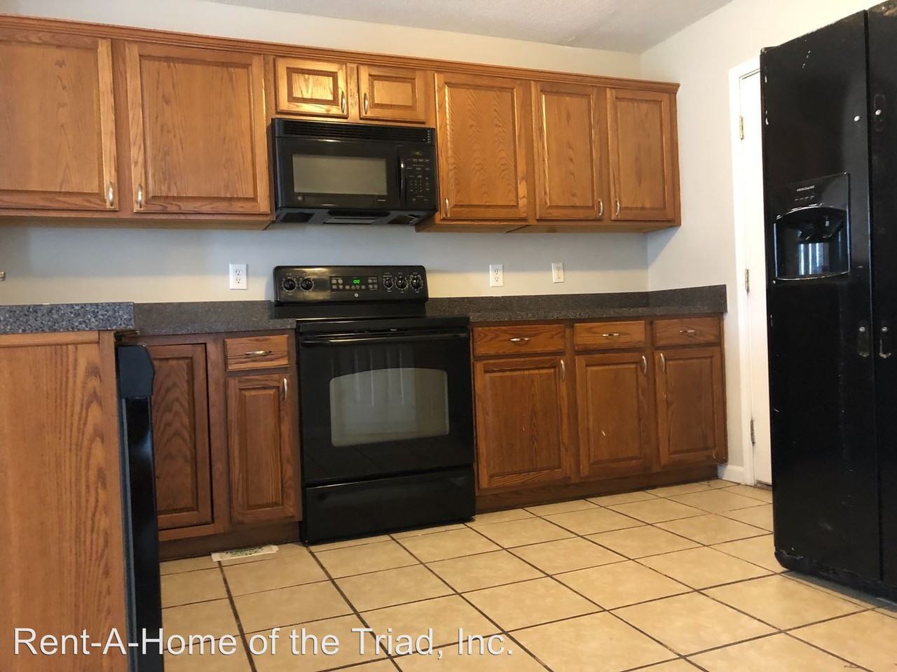 605 Peach Orchard Drive - Photo 2 of 14