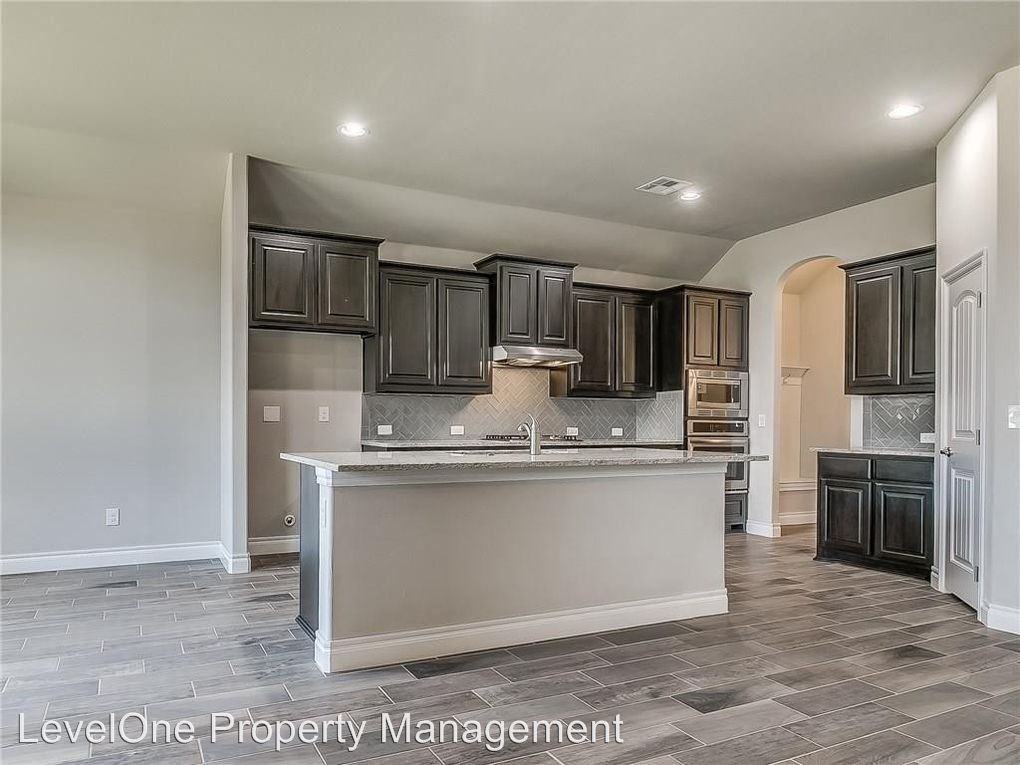 6321 Nw 160th Terrace - Photo 3 of 31