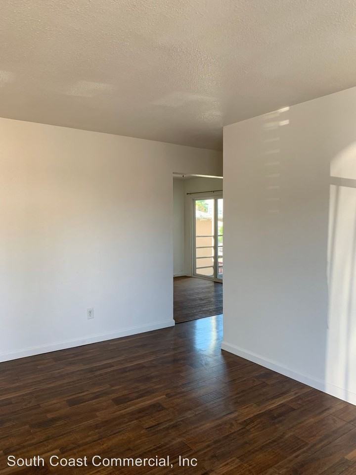 4077 Oakcrest Drive - Photo 2 of 14