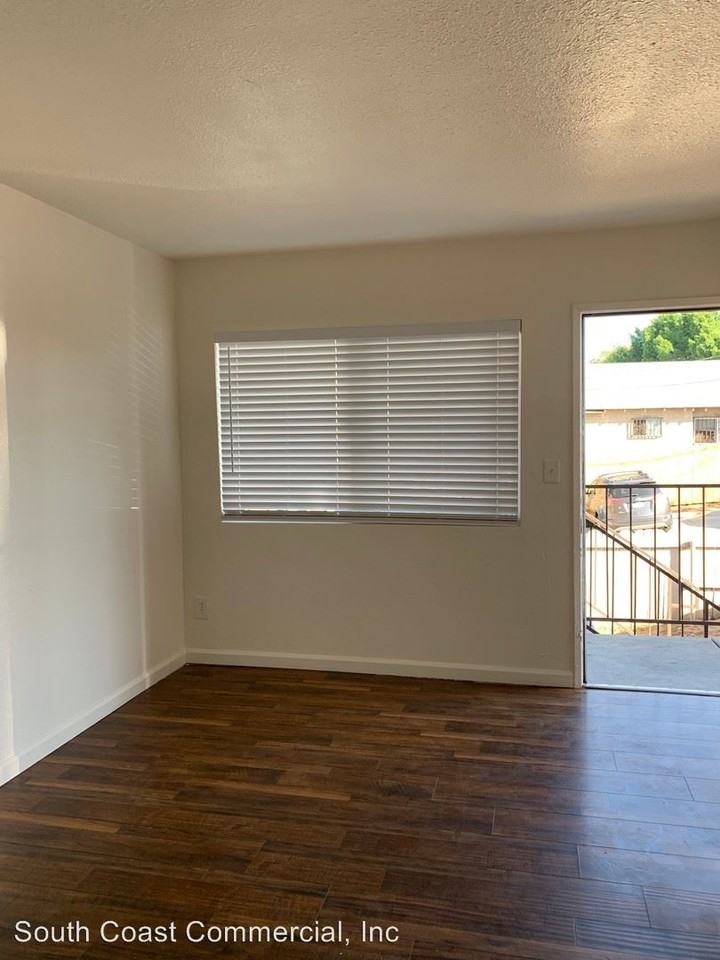 4077 Oakcrest Drive - Photo 3 of 14