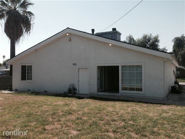 926 W 28th St - Photo 3 of 7