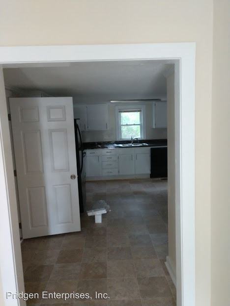 1190 N. Forest Avenue - Photo 3 of 9