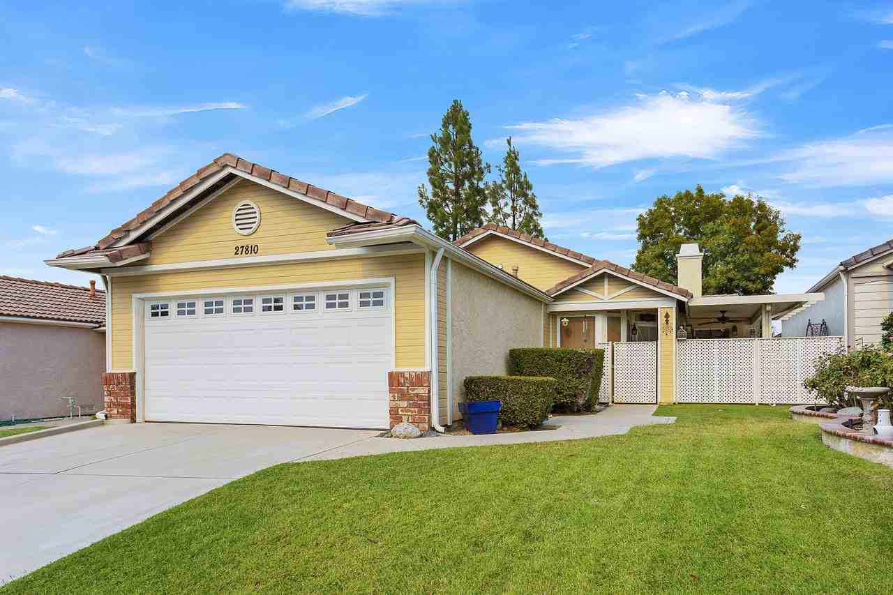 27810 Hillpointe Dr - Photo 2 of 35