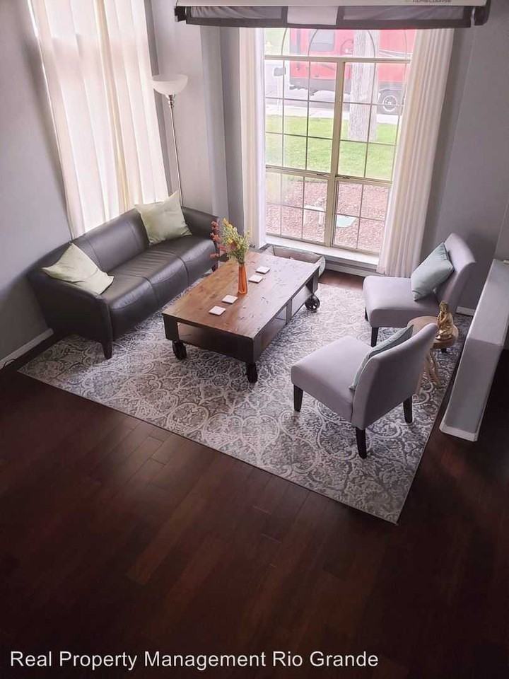 6620 Cypress Point Way Ne - Photo 3 of 10
