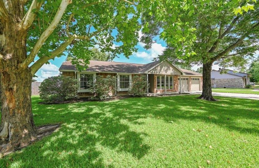 1007 W Castlewood Avenue - Photo 2 of 24