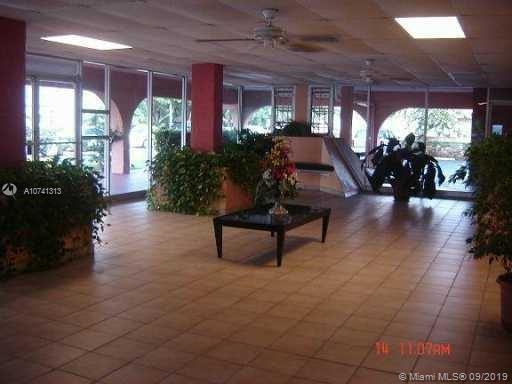 901 Sw 37th Ave Unit 24 - Photo 2 of 10