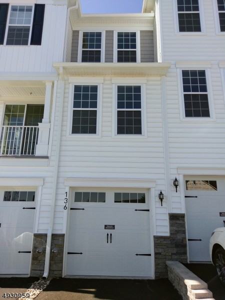 136 Aspen Dr - Photo 3 of 13