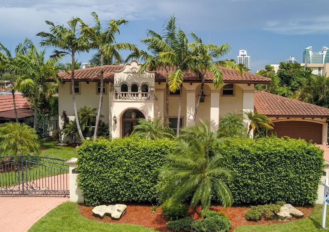 900 Diplomat Parkway - Photo 2 of 39