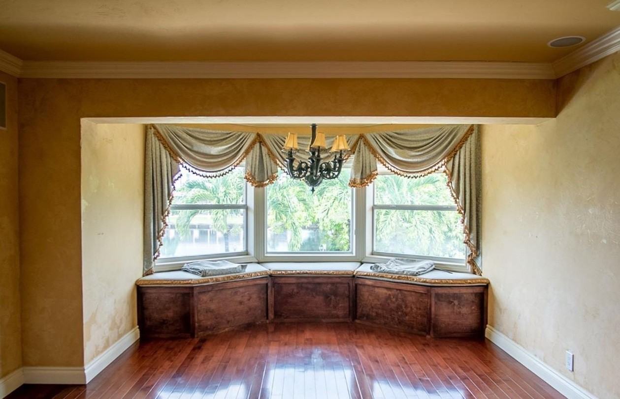 900 Diplomat Parkway - Photo 3 of 39