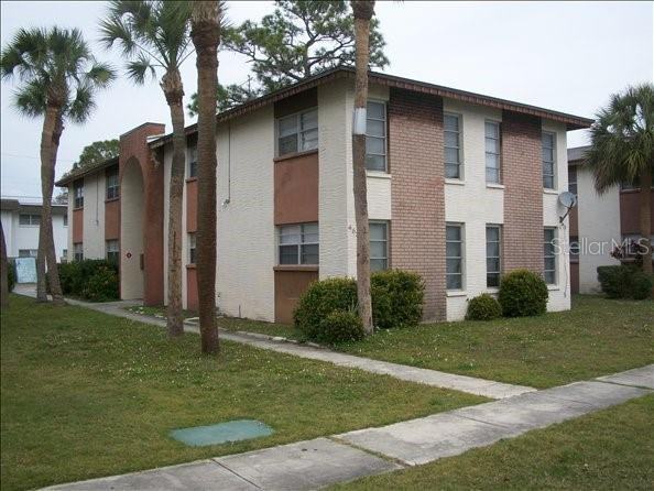 Unique Apartments On 4Th Street North St Petersburg with Modern Garage