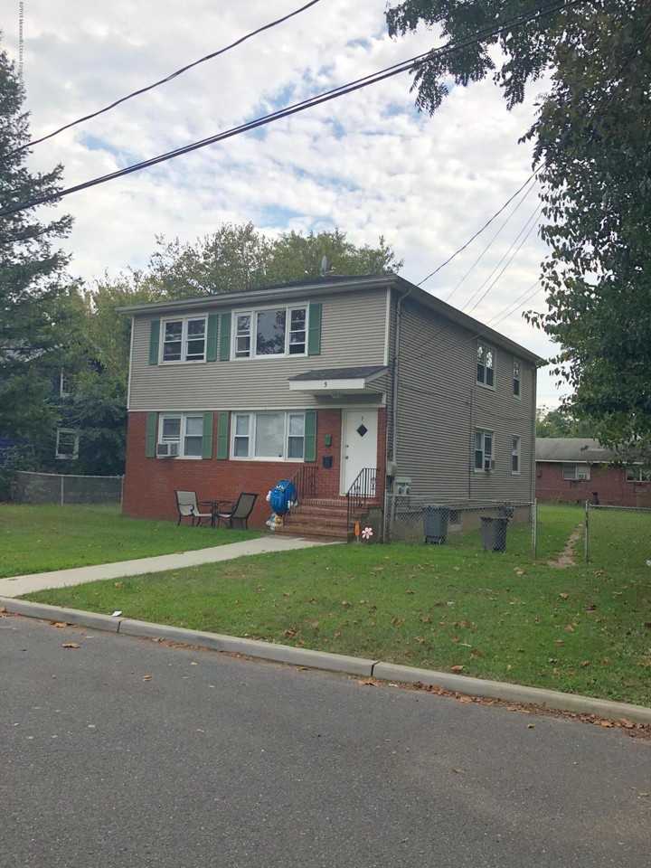 5 Stella Drive, Keansburg, NJ 07734 3 Bedroom Apartment for Rent for