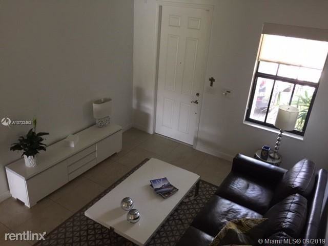 10436 Nw 61st St - Photo 3 of 19